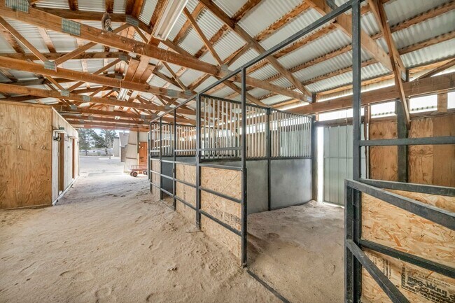 Building Photo - FULLY FURNISHED HOME in a PEACEFUL RANCH-STYLE SETTING with MOUNTAIN VIEWS & MODERN UPGRADES IN S...