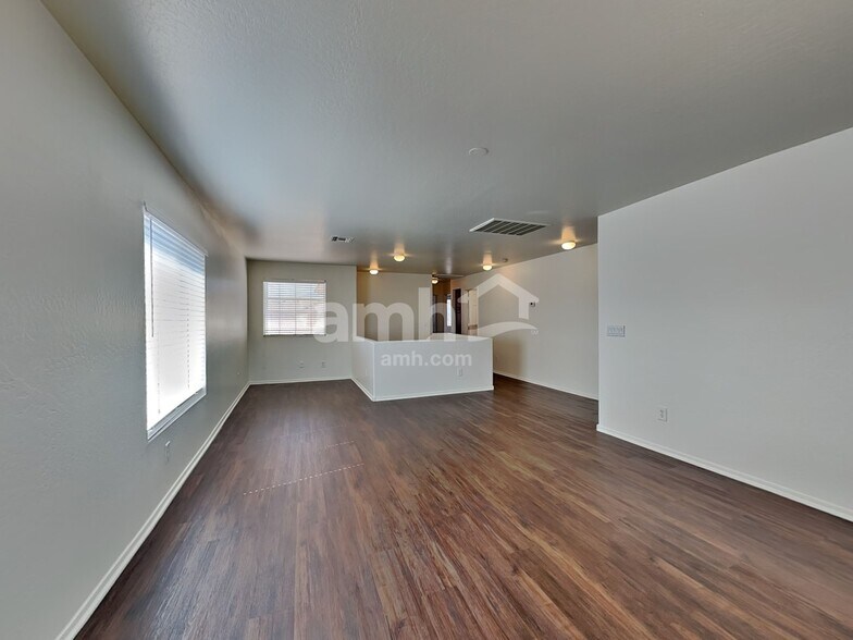 Building Photo - 22377 W Solano Dr