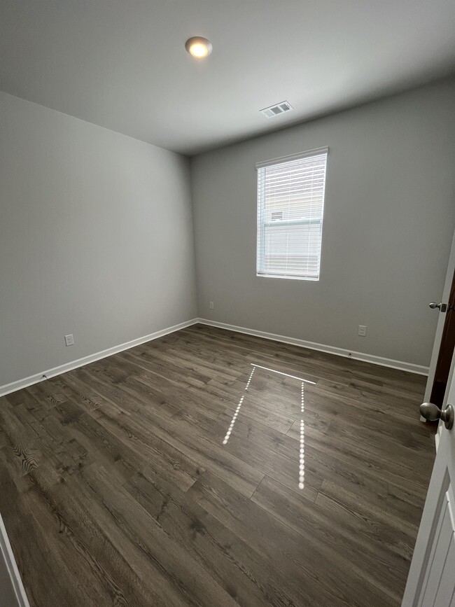 Building Photo - 6127 Japonica Ln