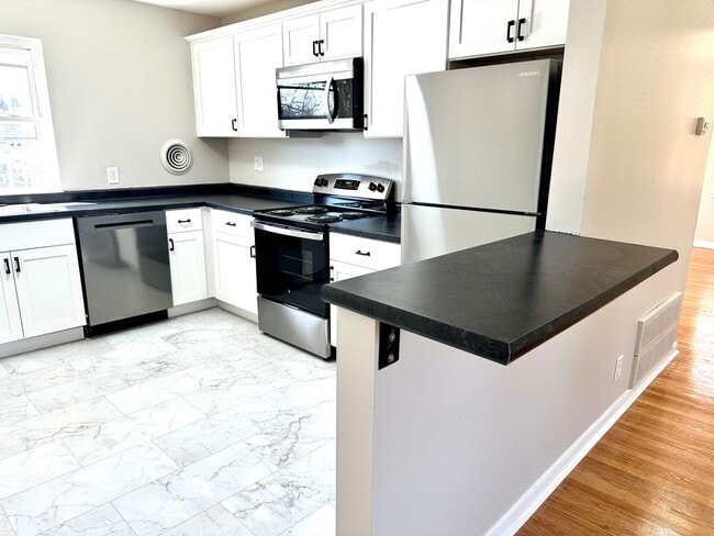 Building Photo - 2722 Riedling Dr