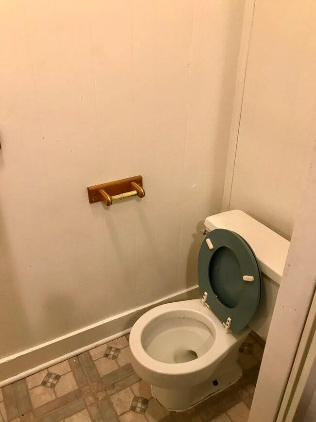 Building Photo - 118 N Fairview Ave