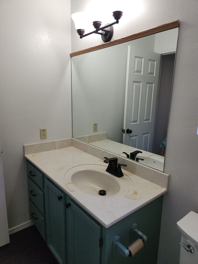 Building Photo - Live in The Pines ~ 2 Bed / 2 Bath for Lease