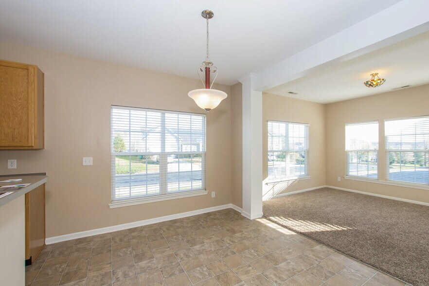 Building Photo - 7205 Sandown Ct