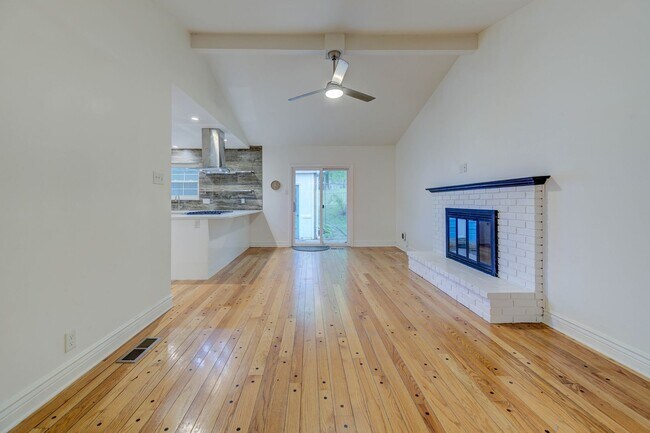 Building Photo - 3-Bedroom Home in Lindbergh School Distric...