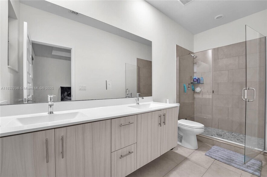 Building Photo - 15850 NW 91st Ct