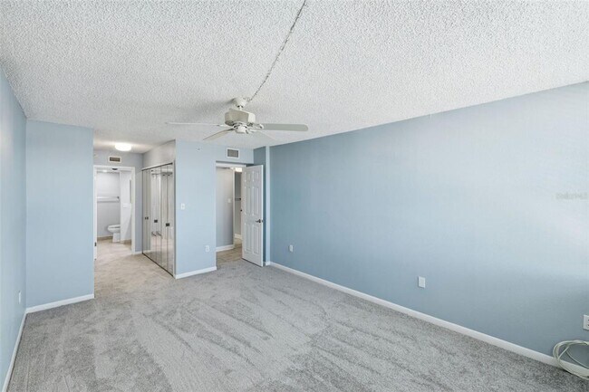Building Photo - 400 Island Way