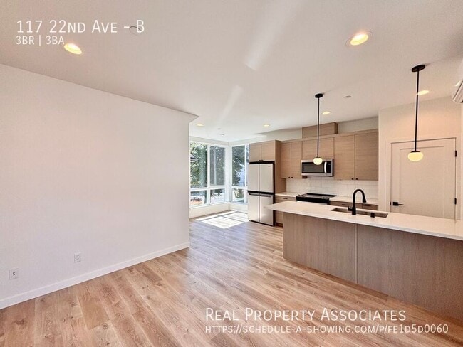 Building Photo - 117 22nd Ave