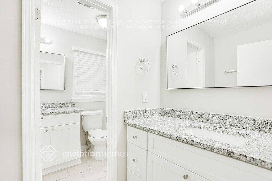 Building Photo - 584 Rock Shadow Ct