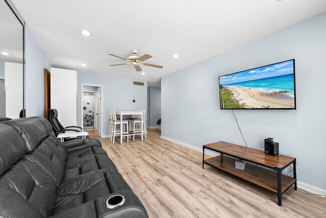 Building Photo - 3851 N Ocean Blvd