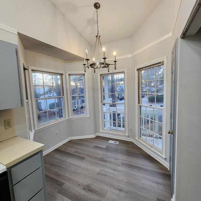 Building Photo - 5712 Finsbury Ct