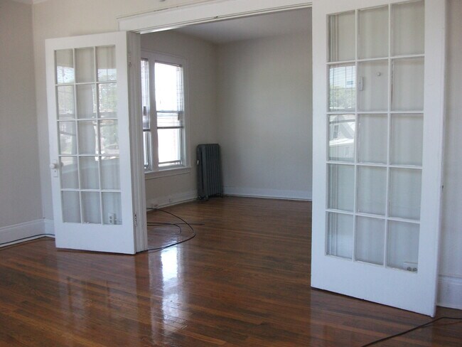 Building Photo - 448 Hawley Ave