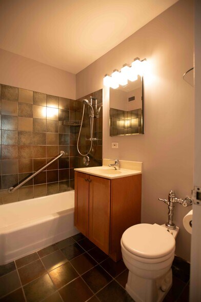 Building Photo - 360 W Wellington Ave