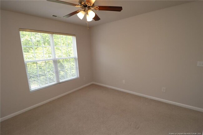 Building Photo - 7122 Racine Way