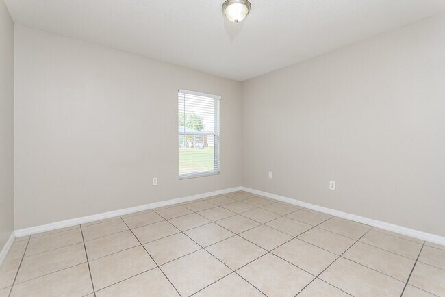 Building Photo - 803 Halifax Dr