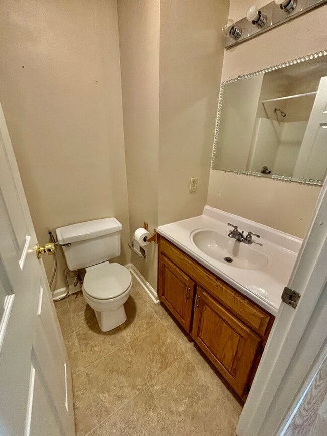 Building Photo - 3 Bedroom Home in Danville!
