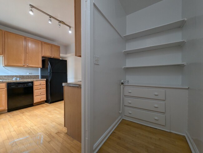 Building Photo - 3449 W Schubert Ave