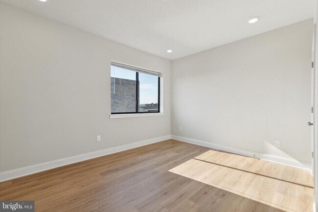 Building Photo - 2157 E Lehigh Ave