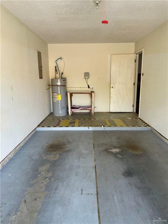 Building Photo - 19 Roundup Cir
