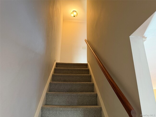 Building Photo - 276 Temple Hill Rd