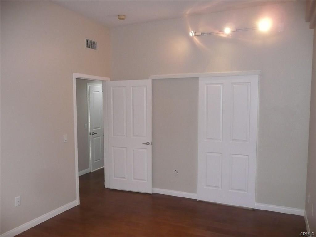 Building Photo - 2630 Dunstan Dr