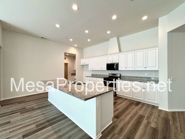 Building Photo - 15387 Patton St