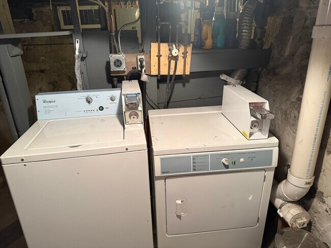 Building Photo - 23 Myrtle St