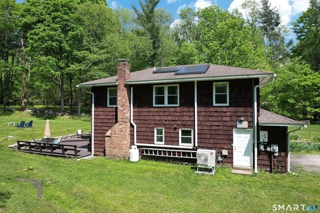Building Photo - 17 Colebrook Rd