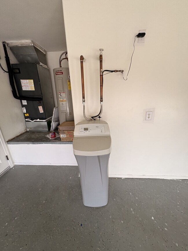 Building Photo - Vail School District Beauty with Solar for low electric bills