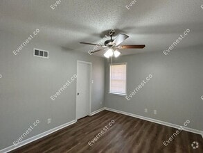 Building Photo - 6787 Pleasant Hill Rd