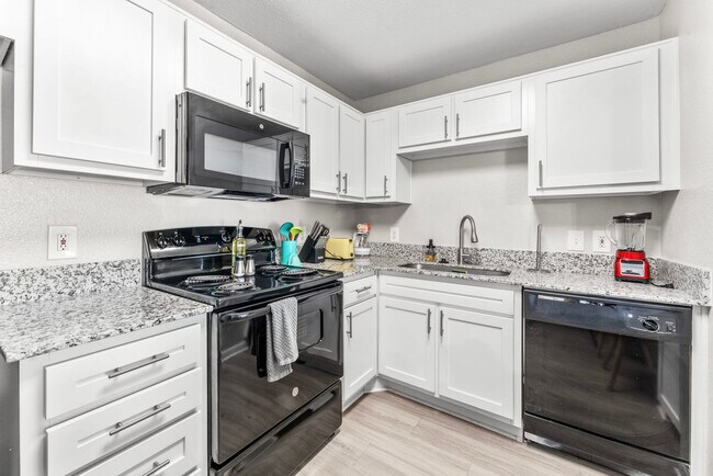 Building Photo - 1301 Crossing Pl