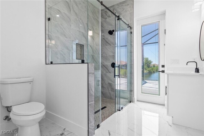 Building Photo - 106 NE 23rd St