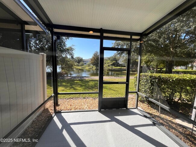 Building Photo - 3875 Buckthorne Dr