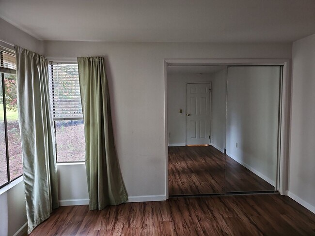 Building Photo - Amazing 3B/3B Single Family Home near Microsoft, prime Redmond location