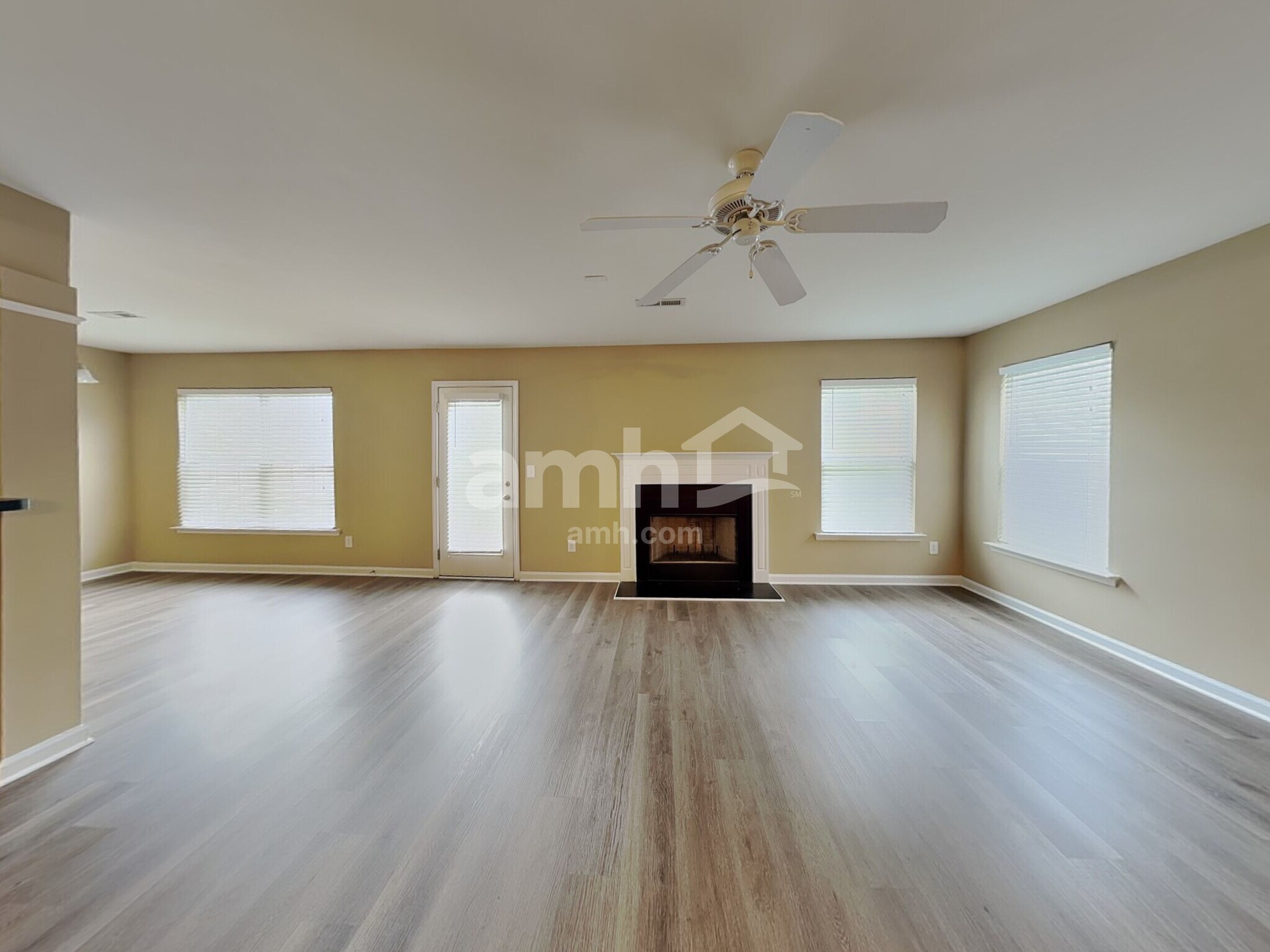 Building Photo - 501 Timber Meadow Lake Dr