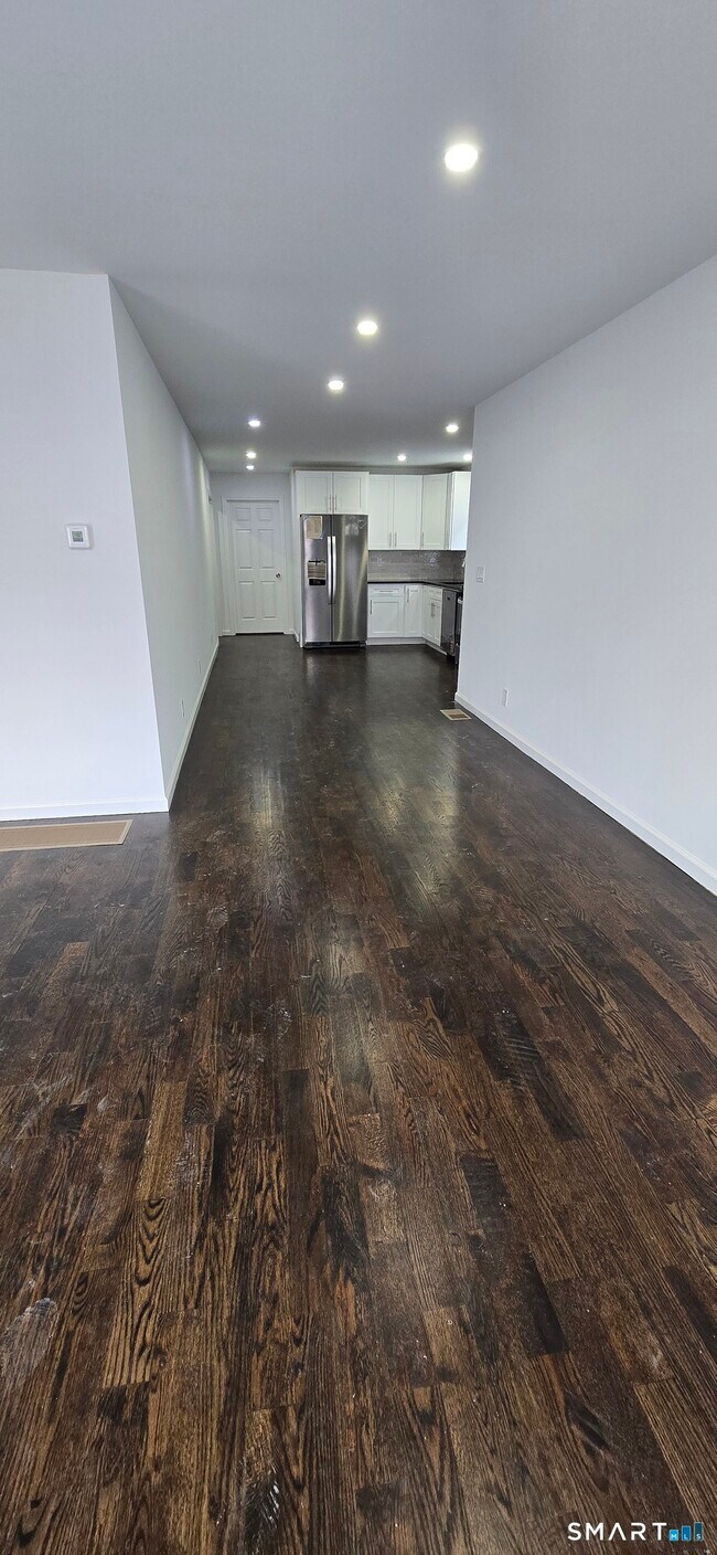 Building Photo - 438 Park St