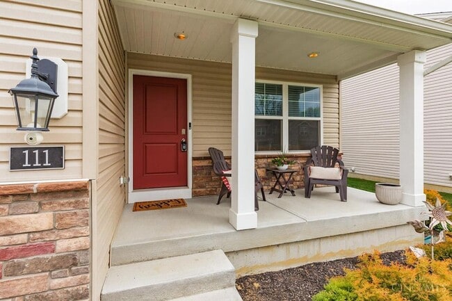 Building Photo - 111 River Hts Dr