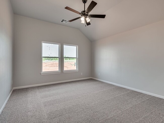 Building Photo - Newer Home available Mid-August 2026- Mustang Park- Storm Shelter