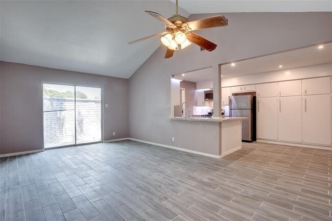 Primary Photo - 1301 Thornridge Rd