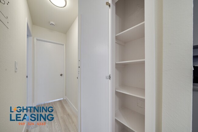 Building Photo - 6736 Independence Ave