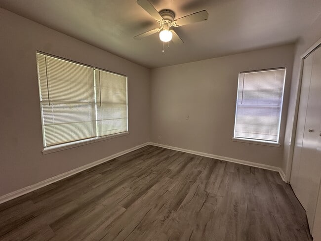 Building Photo - 5813 Norvel Dr