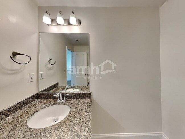 Building Photo - 1347 Weatherbrook Cir