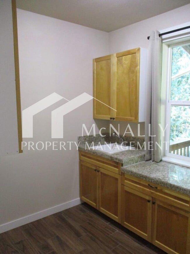 Building Photo - 7720 Artondale Dr NW