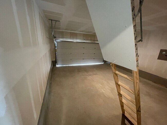 Building Photo - Paloma Subdivision