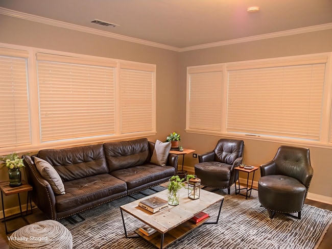 Building Photo - 1143 E Rose Ave