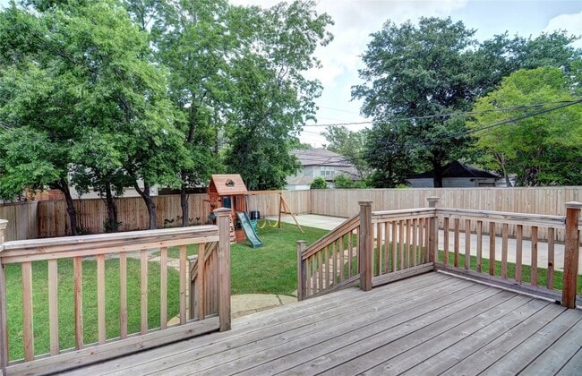 Building Photo - 5419 Longview St