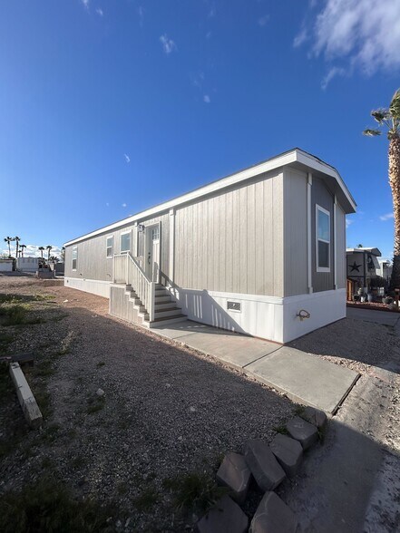 Building Photo - 3601 E Wyoming Ave