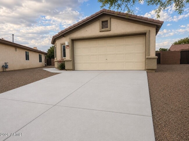 Building Photo - 3188 Copper Pointe Dr