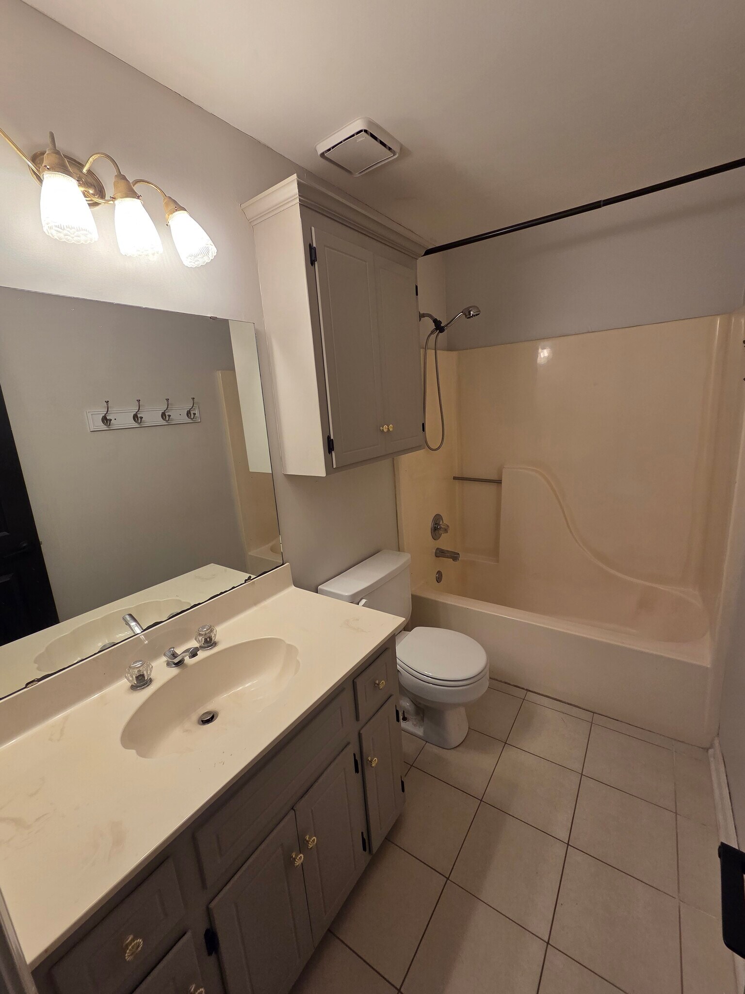 Building Photo - 3002 Oakbrook