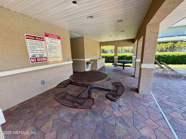 Building Photo - 8873 Grassy Bluff Dr