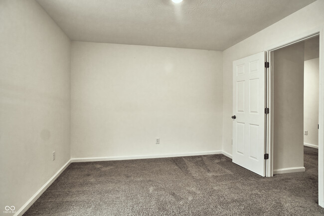 Building Photo - 681 N Crystal Dr